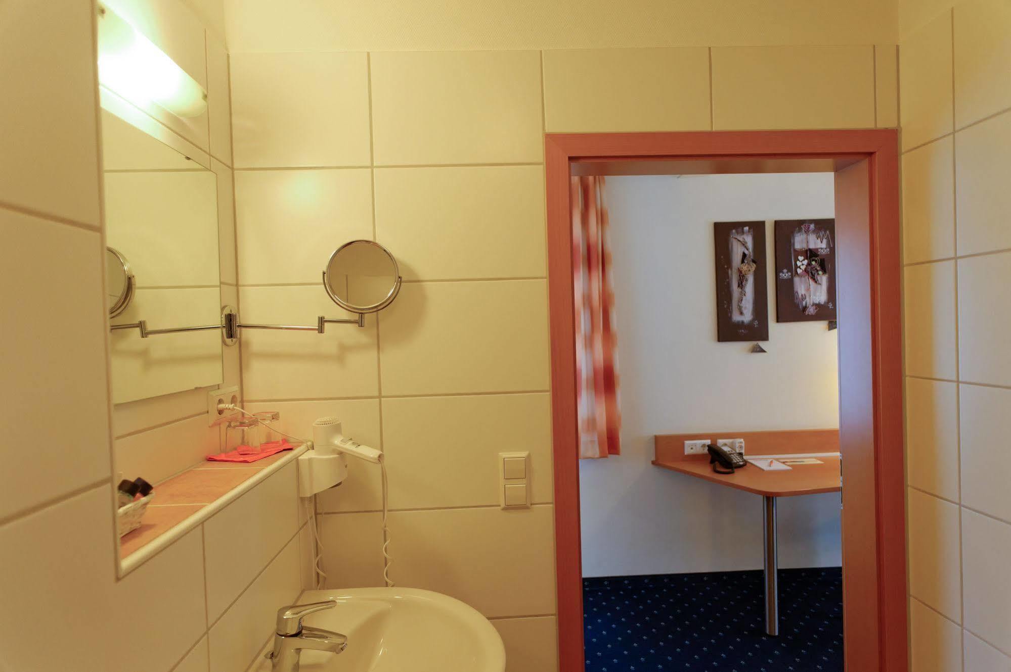 Hotel Restaurant Talblick Bad Ditzenbach Kültér fotó